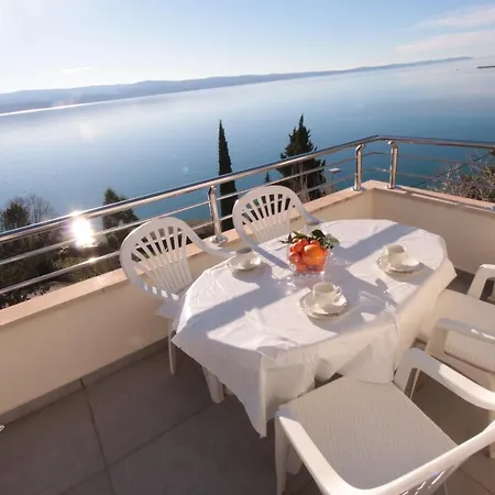 Damir Livajic Apartment Omis