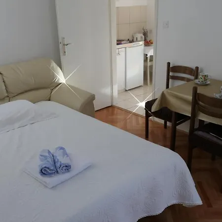 Apartment Damir Livajic Omis